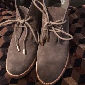 Tory Burch Color Olive Green Very Nice🔥🔥🔥💯